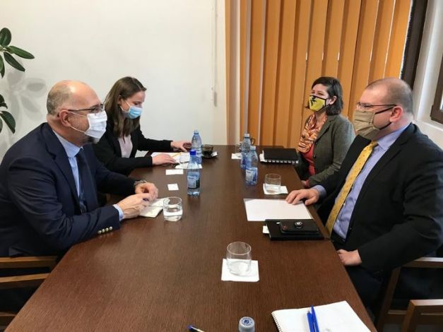 🇭🇺 🇷🇴 🇺🇸 ↓
Kelemen Hunor: Konstruktív megbeszélésünk volt ma délelőtt David Muniz úrral, az Amerikai Egyesült Államok bukaresti nagykövetségének ideiglenes