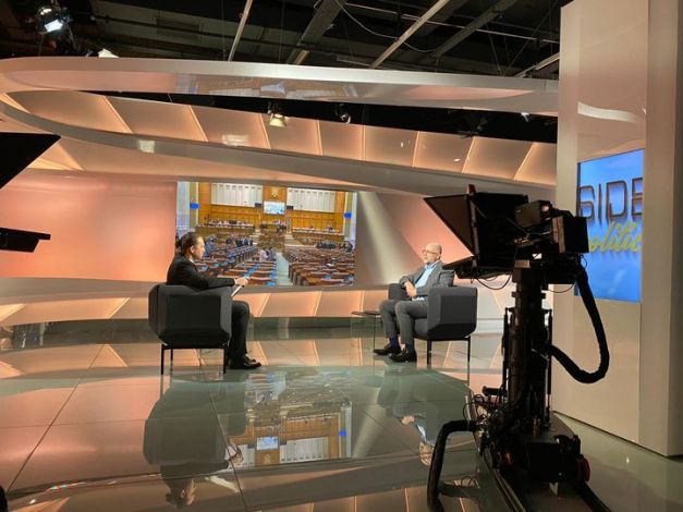 🇭🇺 / 🇷🇴 ↓
🎬 Kelemen Hunor vasárnap 11 órától a Prima TV 𝙄𝙣𝙨𝙞𝙙𝙚𝙧 𝙋𝙤𝙡𝙞𝙩𝙞𝙘 című műsorában az állami költségvetésről és