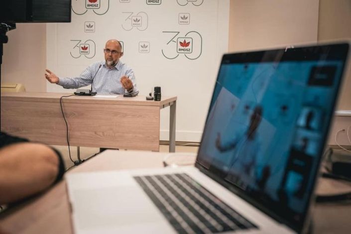 🇭🇺 | 🇷🇴

Kelemen Hunor: Pénteken több ülést is tartottunk, először az RMDSZ megyei és területi szervezeteinek elnökeivel, majd a Szövetségi Képviselők Tanácsának on