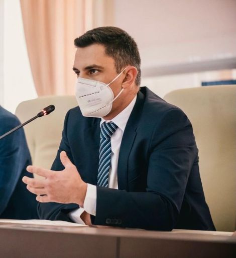 🇭🇺 / 🇷🇴
Novak Eduárd: A parlamenti bizottság kedvező véleménye (17 igen, 5 nem szavazattal) olyan bizalmi szavazat, amely megtisztel és motivál. A román sport megreform