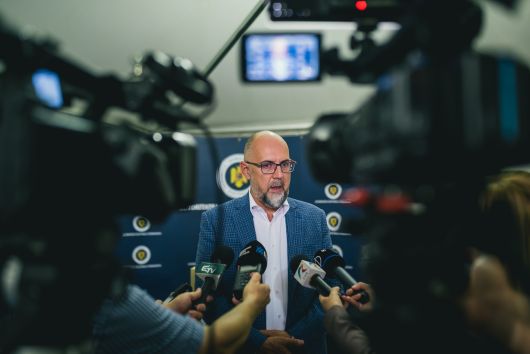 Kelemen Hunor: Leadtuk a Központi Választási Irodában a közel 153 ezer támogatói aláírást Kelemen Hunor: Leadtuk a Központi Választási Irodában a közel 153 ezer támogatói aláírást