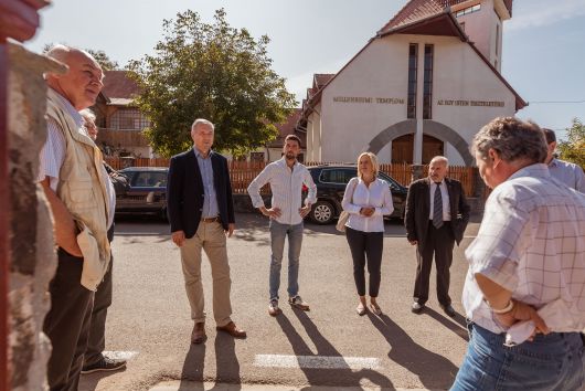 Segesváron is fontos az erős magyar képviselet, vasárnap szavazzanak Buzogány Erzsébetre, az RMDSZ polgármesterjelöltjére Segesváron is fontos az erős magyar képviselet, vasárnap szavazzanak Buzogány Erzsébetre, az RMDSZ polgármesterjelöltjére