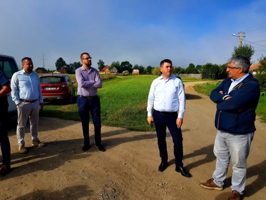 Gyergyószentmiklós elkerülőútjának megépítése továbbra is prioritás. Borboly Csaba: öt év után megvalósulhat az együttműködés a város és megyei tanács között Gyergyószentmiklós elkerülőútjának megépítése továbbra is prioritás. Borboly Csaba: öt év után megvalósulhat az együttműködés a város és megyei tanács között