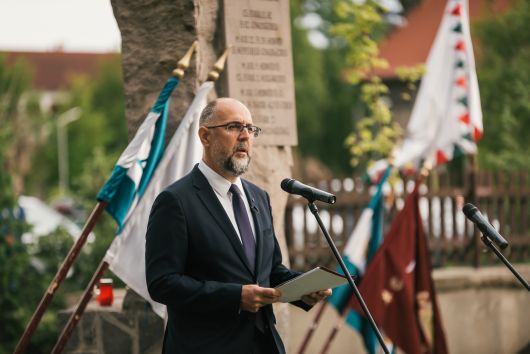 Kelemen Hunor beszéde a nemzeti összetartozás napján, Csíksomlyón, a Székely Hadosztály-emlékműnél Kelemen Hunor beszéde a nemzeti összetartozás napján, Csíksomlyón, a Székely Hadosztály-emlékműnél