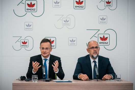 Kelemen Hunor: Szijjártó Péterrel, Magyarország külgazdasági és külügyminiszterével találkoztam kedd délután Kolozsváron Kelemen Hunor: Szijjártó Péterrel, Magyarország külgazdasági és külügyminiszterével találkoztam kedd délután Kolozsváron