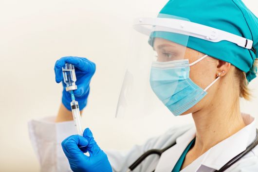 Az oltáskampány népszerűsítése mellett kötelezi el magát az RMDSZ parlamenti csoportja Az oltáskampány népszerűsítése mellett kötelezi el magát az RMDSZ parlamenti csoportja
