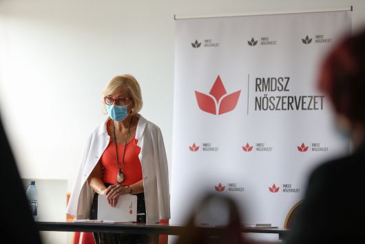 Közel ezer erdélyi magyar nő indul az önkormányzati választásokon Közel ezer erdélyi magyar nő indul az önkormányzati választásokon