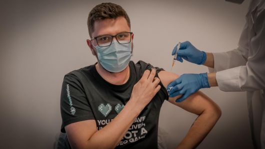Az oltás igénylésére és segítségnyújtásra kéri a MIÉRT a fiatalokat Az oltás igénylésére és segítségnyújtásra kéri a MIÉRT a fiatalokat