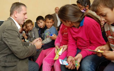 400 Szatmár megyei iskolás kapott fogkefét és fogkrémet