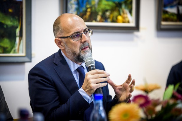 Kelemen Hunor: 28 év után az Erdély területén élő románok nyitottabbak a magyarok és a kisebbségi közösségek irányába Kelemen Hunor: 28 év után az Erdély területén élő románok nyitottabbak a magyarok és a kisebbségi közösségek irányába